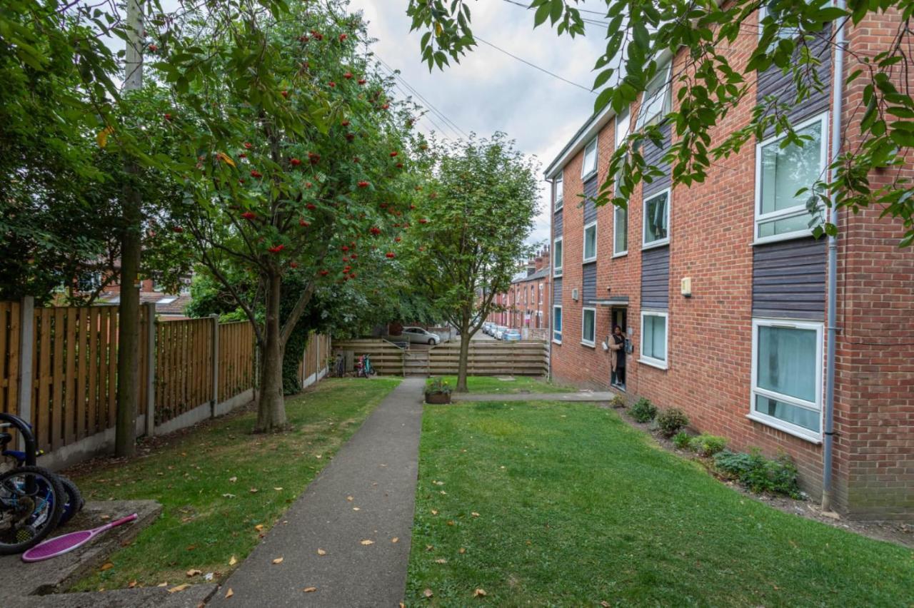 Hanifa Place Leeds  Exterior photo
